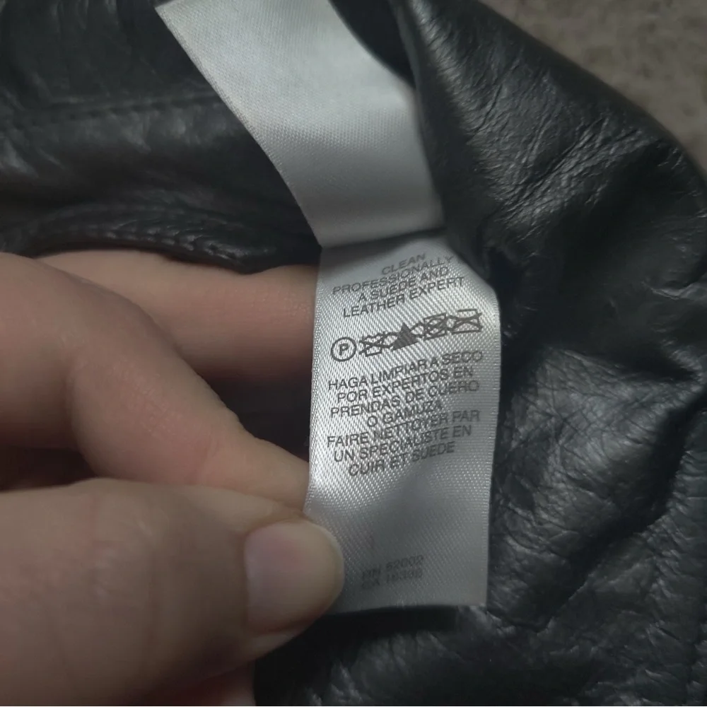 Liz Claiborne Black Leather Jacket Silver Tone Turn-lock closure Pink dot lining - Picture 4 of 6